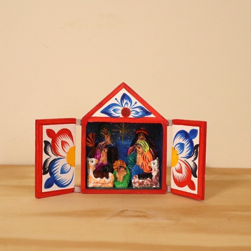 Nativity Scene Diorama Retablo Wood Box Peruvian Folk Art‎ 4" Tall